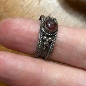 Vintage Sterling Silver 925 Red Garnet Cabochon Boho Rope Band Ring Size 8